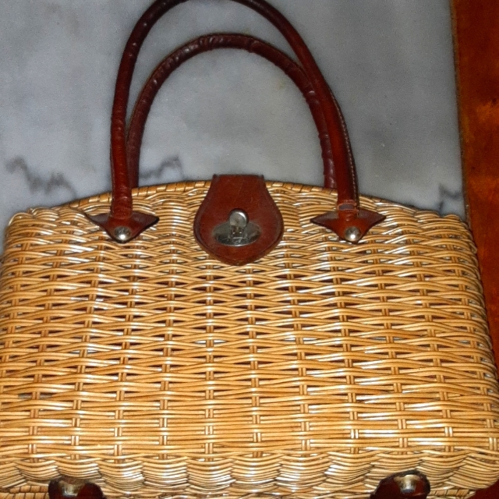 Dwayne Taylor Vintage wicker and leather handbag 8.25 length x l 11 inches acros